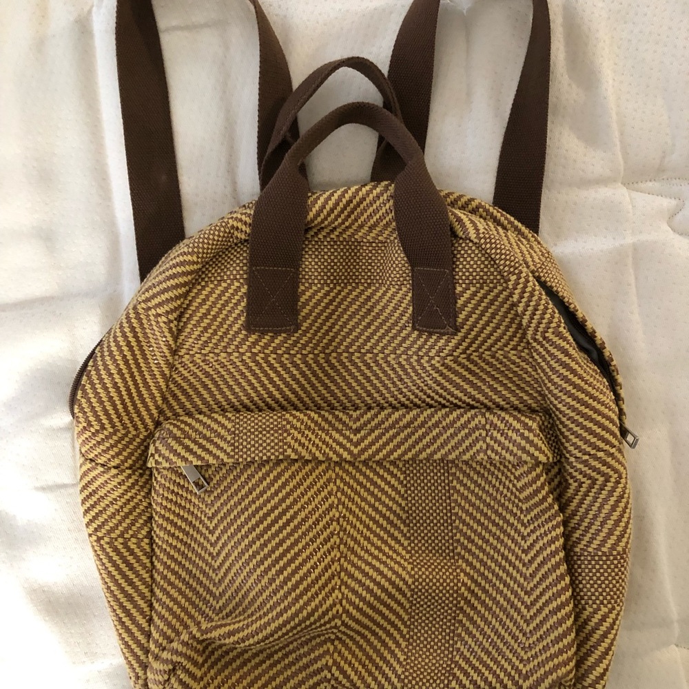 Back pack - Picture 4 of 9